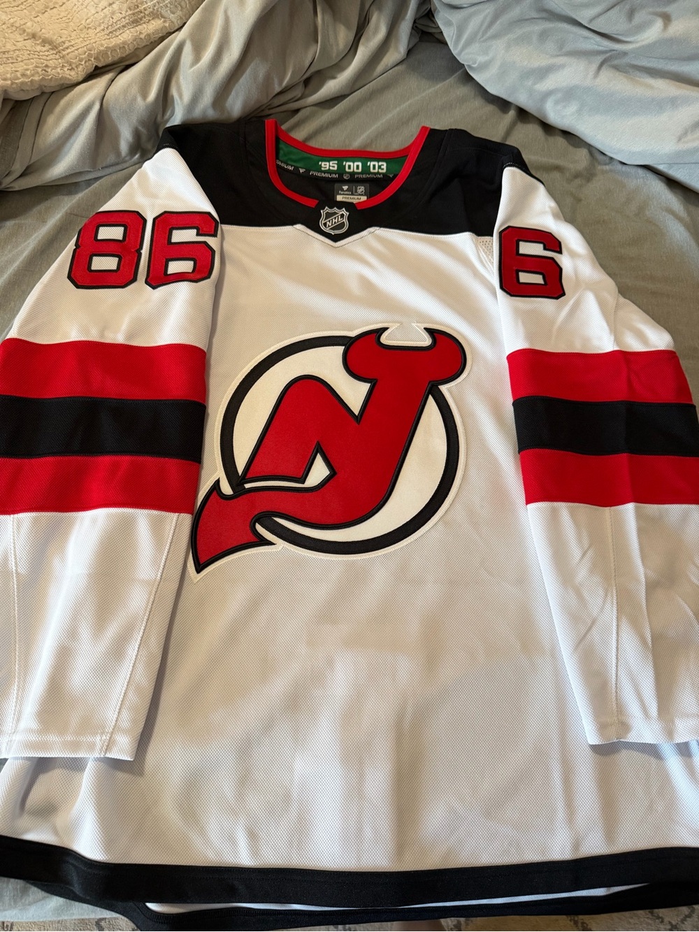 Men’s 52/L fanatics premium jack Hughes New Jersey devils home jersey nwot